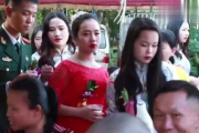娱乐吃瓜妹妹结婚视频,甜蜜瞬间！吃瓜妹妹与真爱携手步入婚姻殿堂